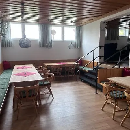 Doris Mit Hallenbad Und Sauna By Monicare זיפלד אין טירול