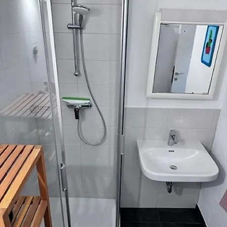 아파트 Doris Mit Hallenbad Und Sauna By Monicare