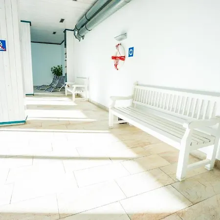 아파트 Doris Mit Hallenbad Und Sauna By Monicare