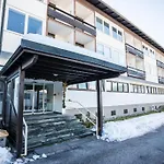Doris Mit Hallenbad Und Sauna By Monicare